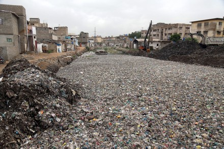 Secondary pollution and silt accumulation in a residential canal